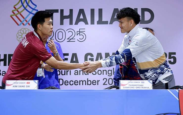 Buổi họp báo trước thềm chung kết môn bóng đá nam SEA Games 33