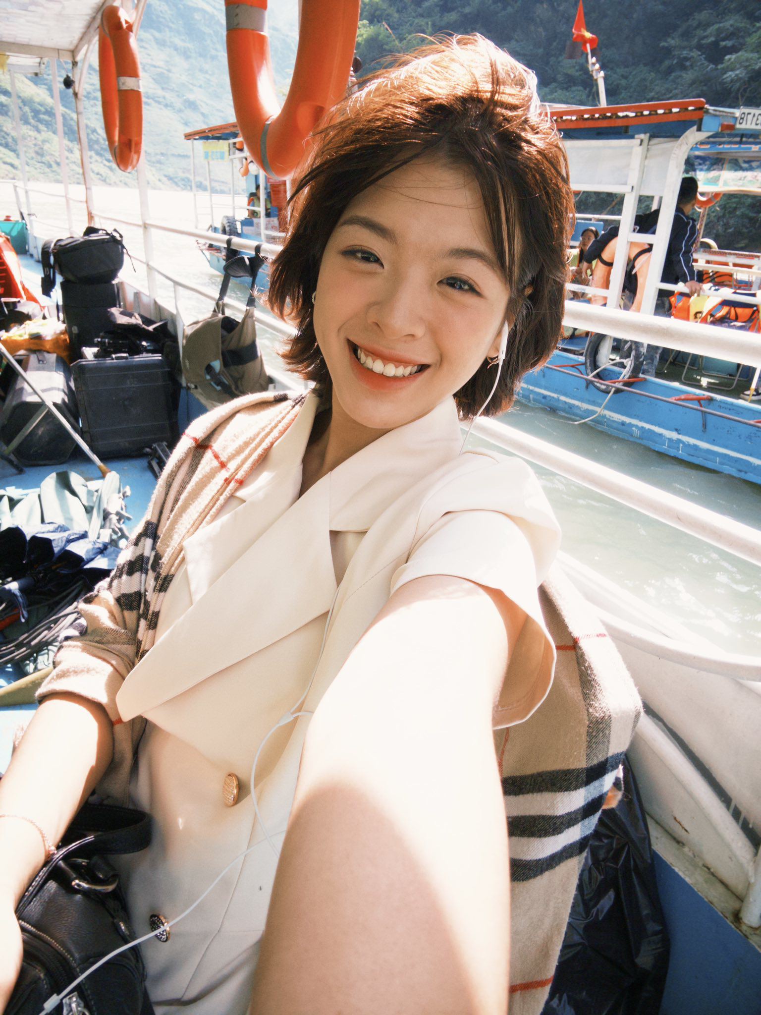 Con gái út NSƯT Chiều Xuân giảm cân ngoạn mục, được ví 'bản sao' của người mẹ nổi tiếng - 5