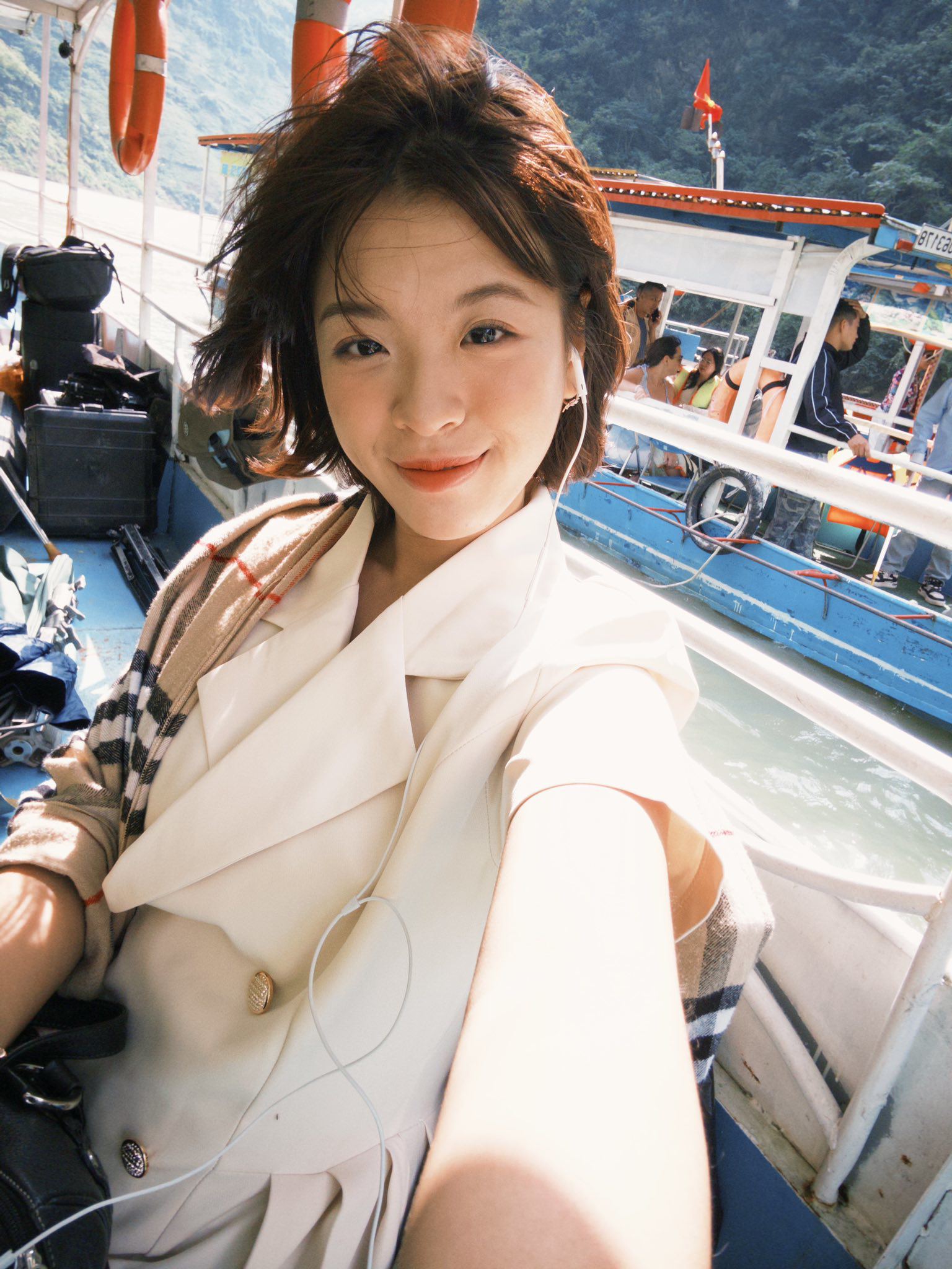 Con gái út NSƯT Chiều Xuân giảm cân ngoạn mục, được ví 'bản sao' của người mẹ nổi tiếng - 6