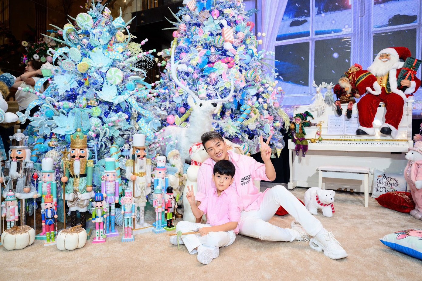 Đàm Vĩnh Hưng trang trí Noel cho căn biệt thự lần cuối.