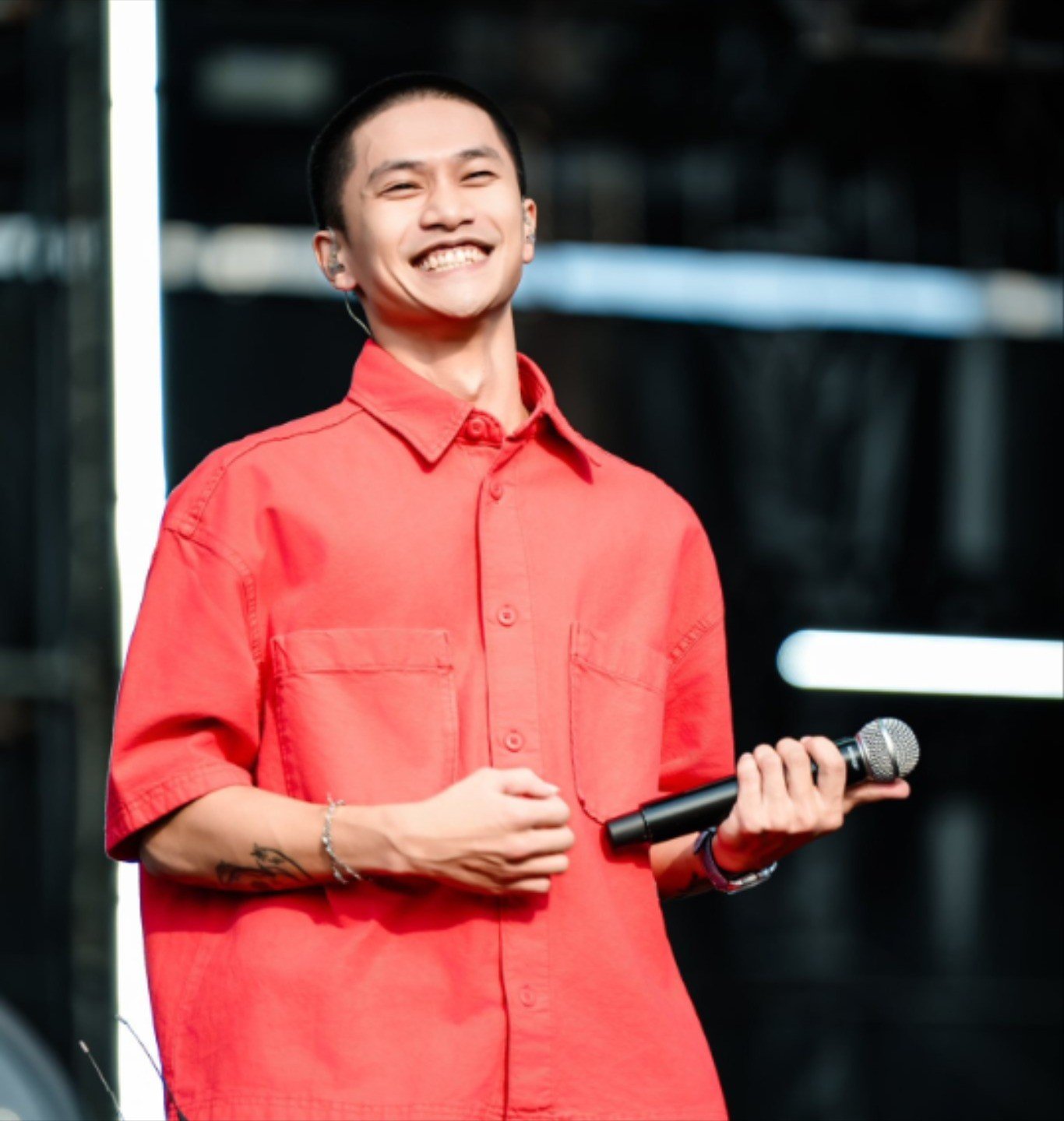 Nguyễn Hùng là hiện tượng thú vị của thị trường trong năm.