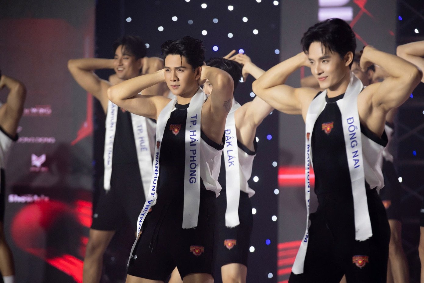 Thí sinh trong các phần thi của đêm chung kết.