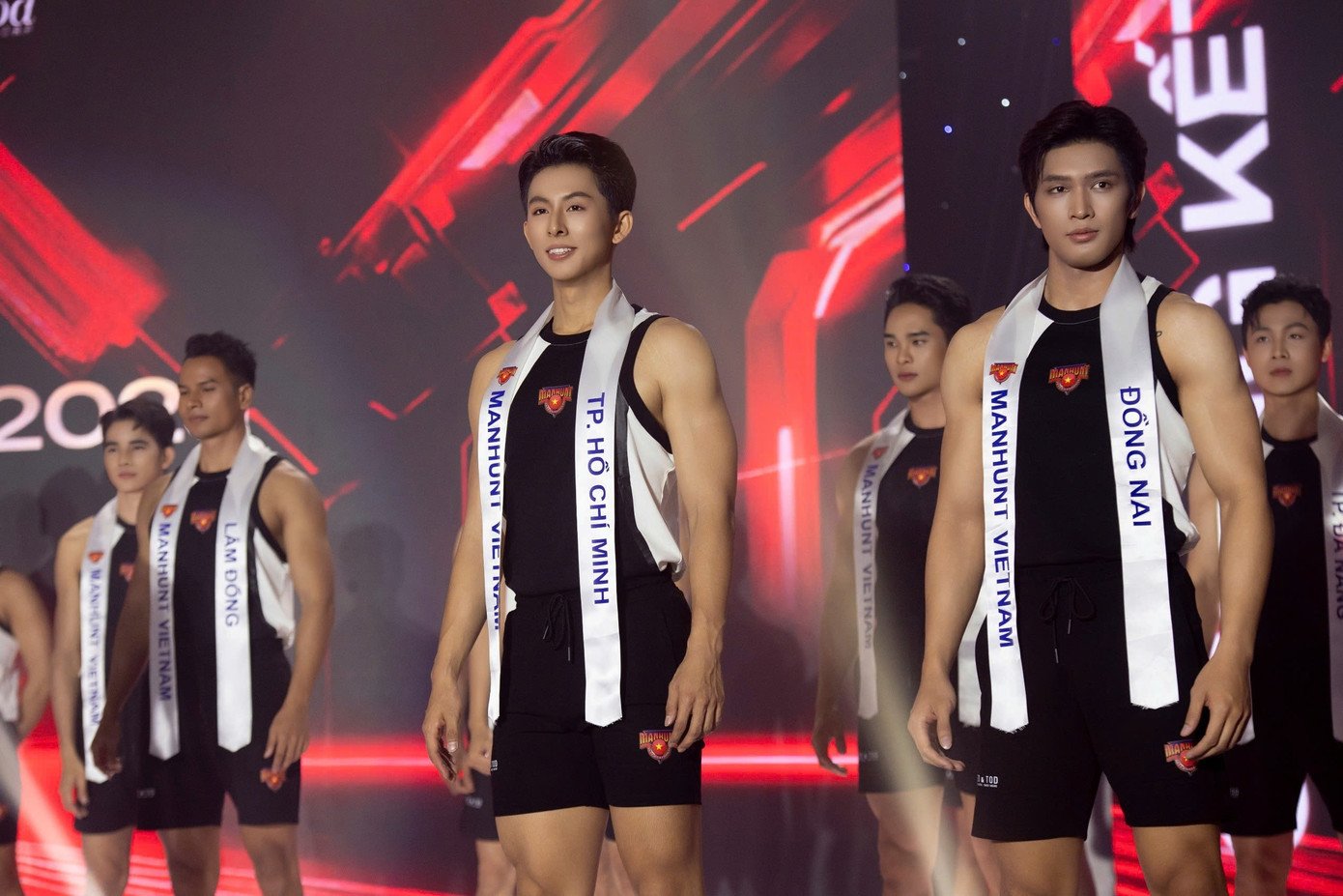 Thí sinh trong các phần thi của đêm chung kết.