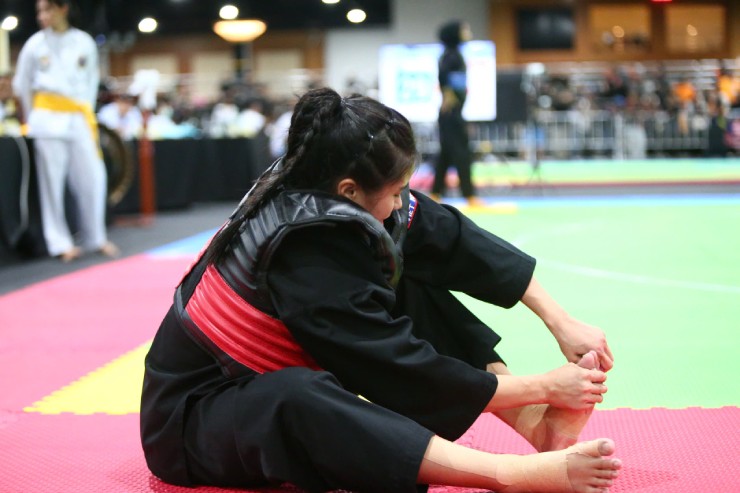 Quyên nhận HCB. Ảnh: Lê Phong