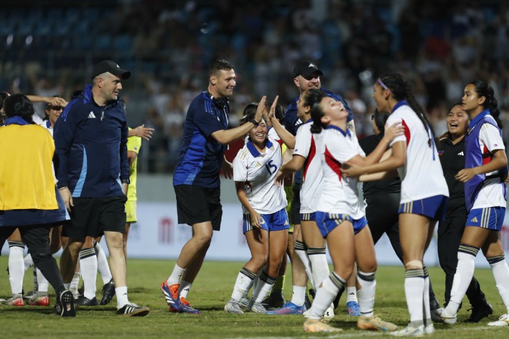 Lần đầu
tiên trong lịch sử,&nbsp;Philippines giành HCV môn bóng đá SEA
Games (tính cả nam và nữ). Vì vậy, đây có thể coi là cột
mốc&nbsp;trọng đại&nbsp;