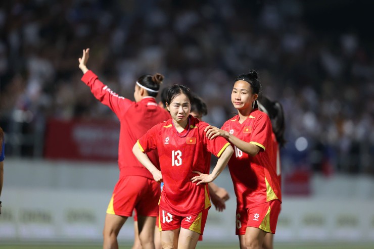 Diễm My khóc hết nước mắt vì không
thể cùng các đồng đội giành HCV