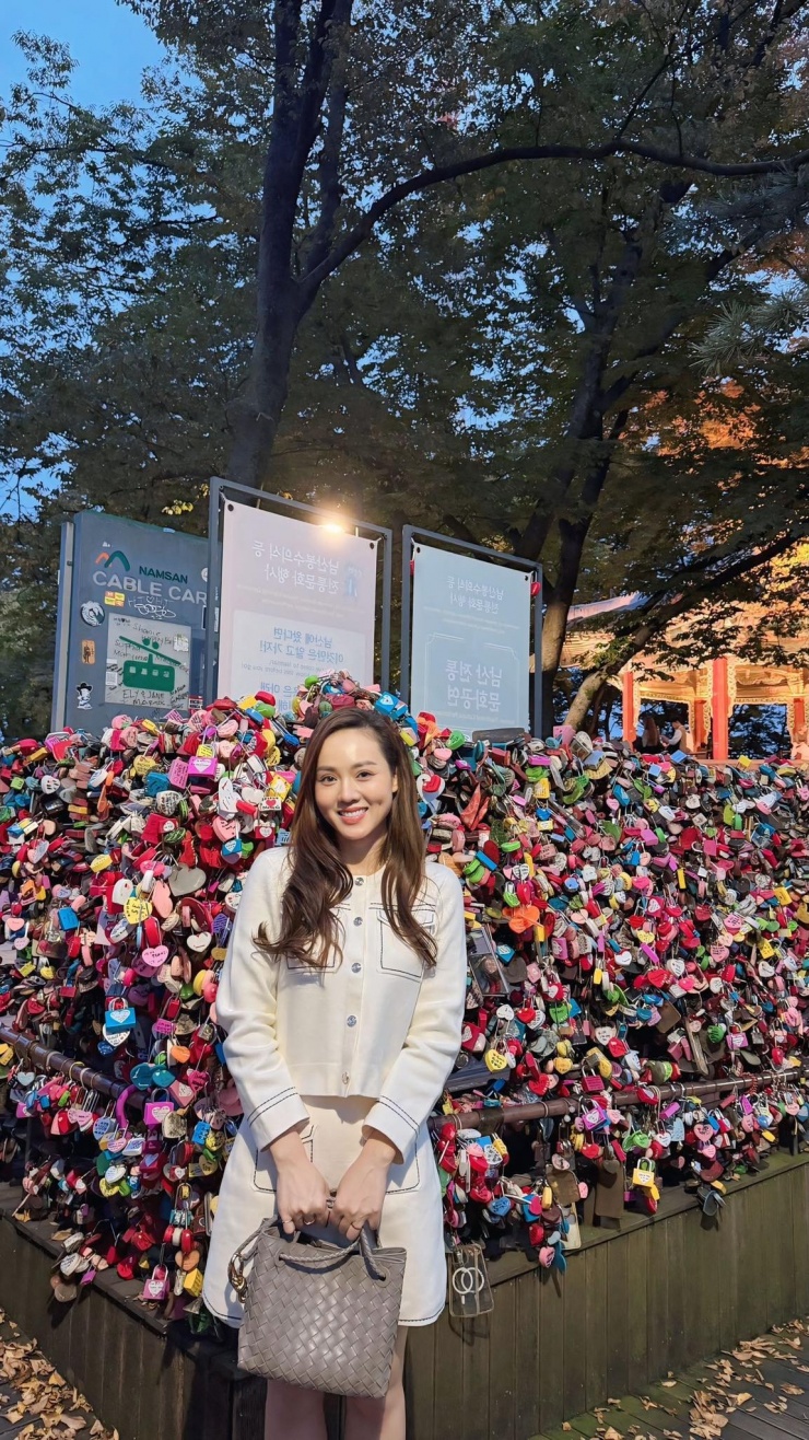 Sao Việt ngày 17/12: Chị Ngọc Hà - vợ NSND Công Lý nói thời trẻ thường "sồn sồn" trước những điều mình cho là không đúng, quyết làm rõ mọi chuyện đến cùng. Hiện tại, chị hạn chế tranh luận, hầu hết chọn im lặng.