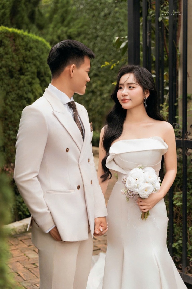 Cặp đôi yêu xa suốt 2 năm 