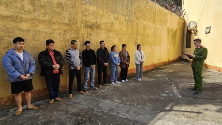 &nbsp;&nbsp;Công an Lạng Sơn khởi vụ án, khởi tố bị can các đối tượng về hành vi sử dụng mạng máy tính, mạng viễn thông, phương tiện điện tử để thực hiện chiếm đoạt tài sản.