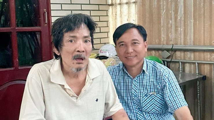 Nghệ sĩ Thương Tín những ngày cuối đời và nhạc sĩ Tô Hiếu. Ảnh: Tô Hiếu