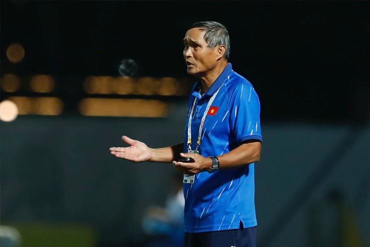 FIFA vinh danh đặc biệt HLV Mai Đức Chung, vị tướng kỳ cựu sắp chia tay ĐT nữ Việt Nam?