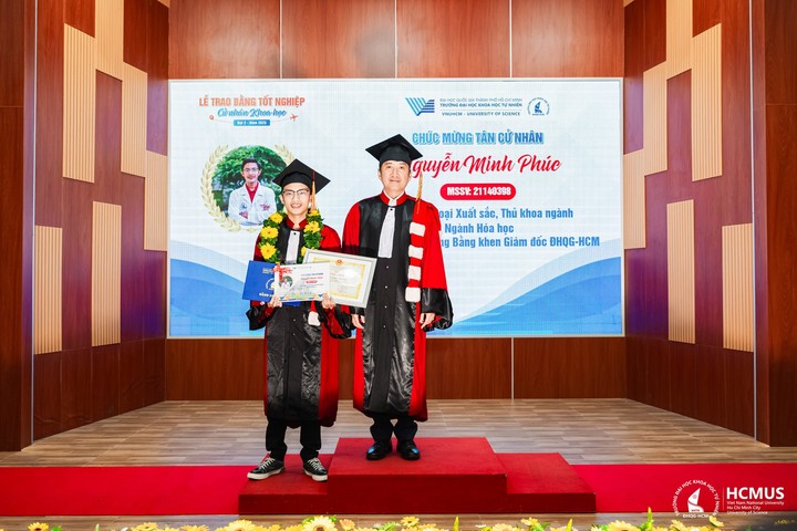 Bài phát biểu 'thủ khoa cũng từng rớt môn' làm hội trường bật cười - 2