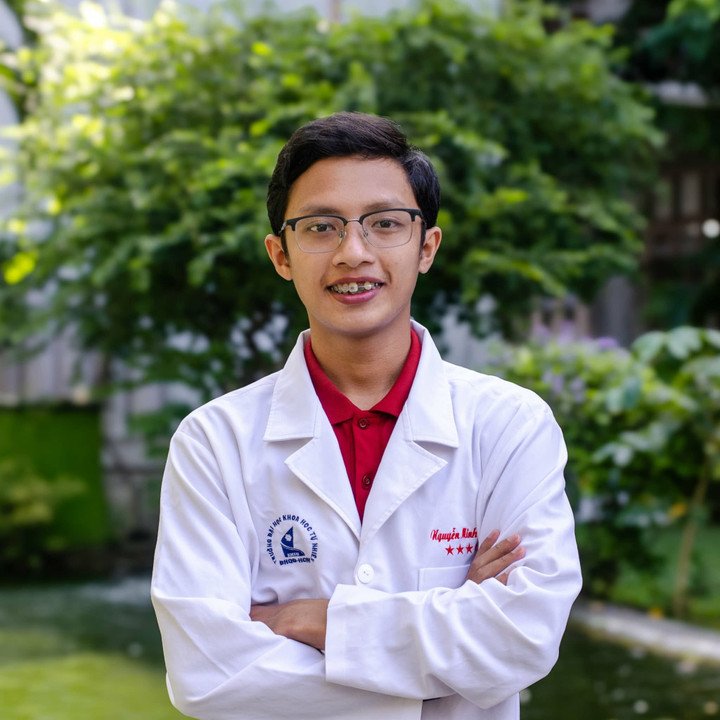 Phúc vừa thủ khoa đầu vào và là thủ khoa đầu ra của trường Đại học Khoa học Tự nhiên, Đại học Quốc gia TP.HCM. (Ảnh: NVCC)