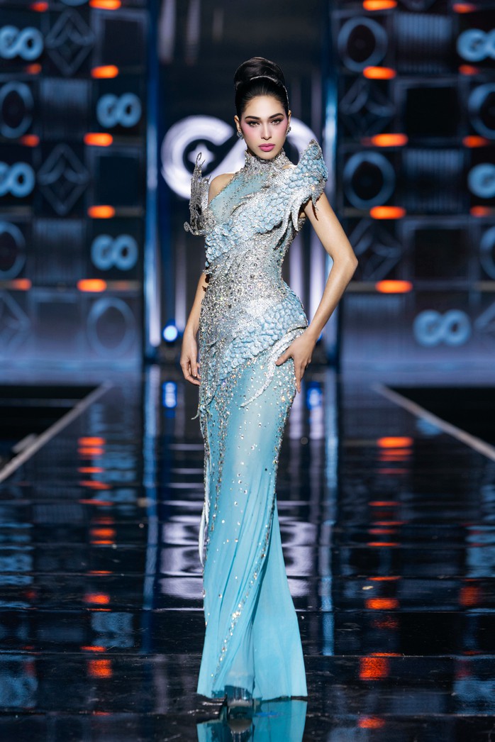 Khi người đẹp diện bikini - 13