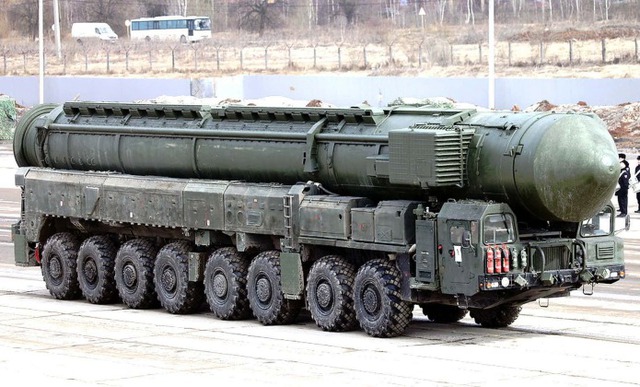 Tên lửa đạn đạo liên lục địa (ICBM) RS-24 Yars của Nga, được trang bị đầu đạn hạt nhân. (Nguồn: MW)