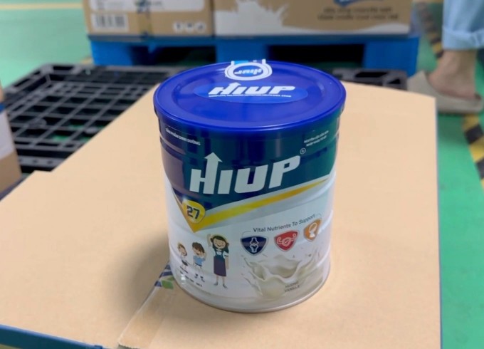 Sản phẩm dinh dưỡng HIUP 27 bị xác định làm giả. Ảnh: Công an cung cấp