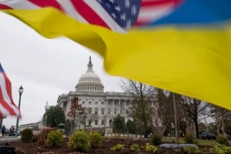 Thượng viện Mỹ duyệt chi quốc phòng 900 tỷ USD, có phần cho Ukraine