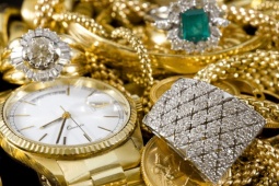 Bạc được nâng mạnh dự báo 2026, nhưng vàng vẫn là “ngôi sao”