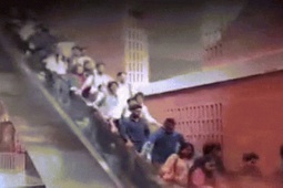 Video thang cuốn tăng tốc như tàu lượn ở đại học Bangladesh, sinh viên  hú hồn 