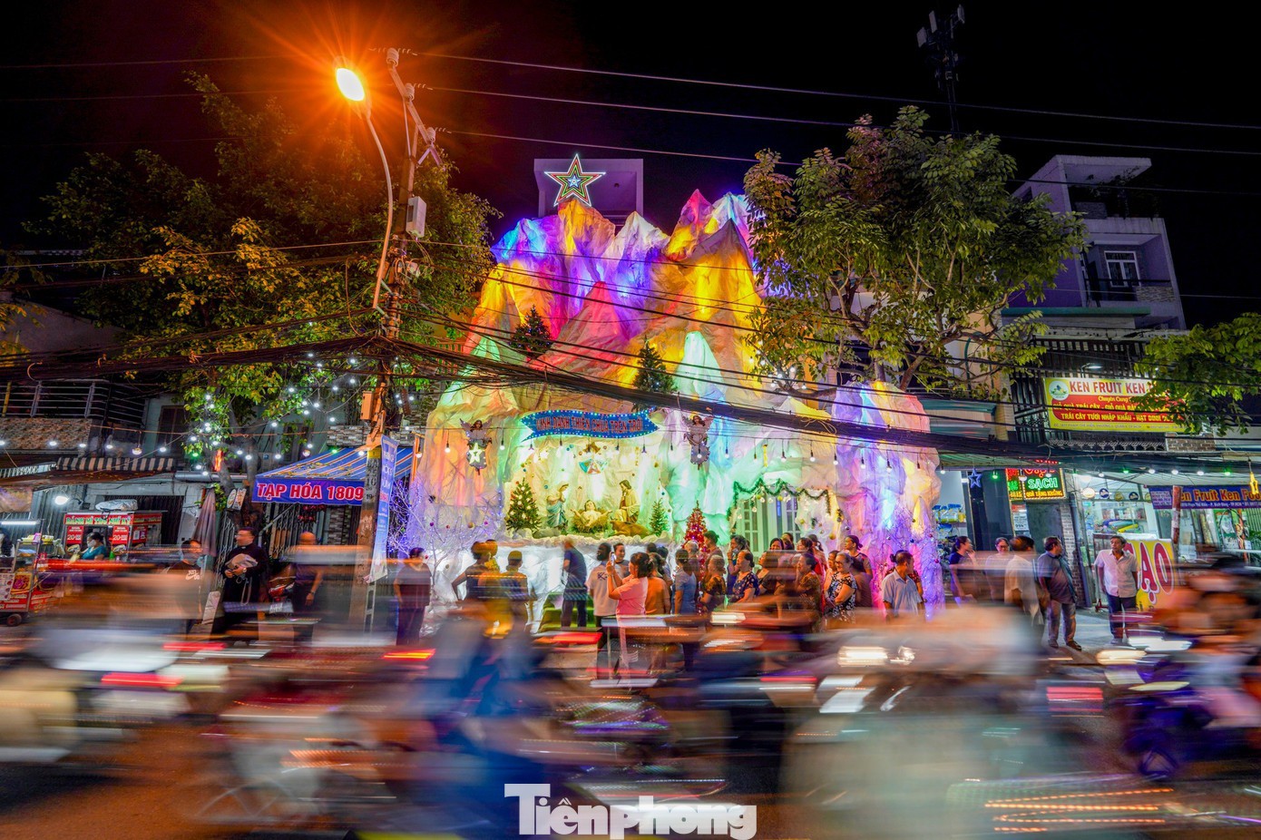 Xóm đạo lớn nhất TPHCM lung linh đón Giáng sinh - 8