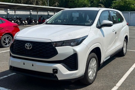 Toyota Innova Cross cắt trang bị và có mức giá 730 triệu liệu có tạo...