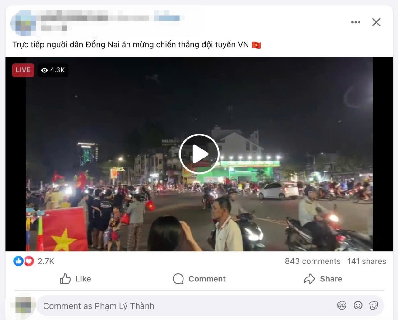 Facebooker trực tiếp cảnh người dân Đồng Nai "đi bão" ăn mừng chiến thắng của U22 Việt Nam.
