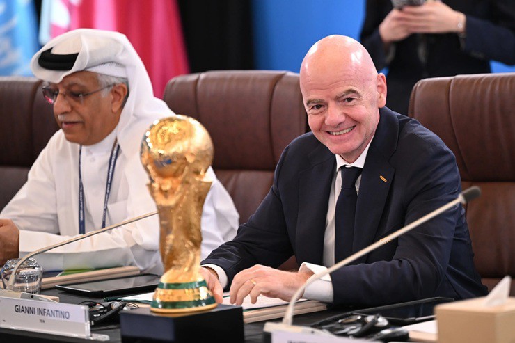 Chủ tịch Gianni Infantino cho biết tổng tiền thưởng World Cup 2026 tăng 50% so với kỳ World Cup 2022 - Ảnh FIFA
