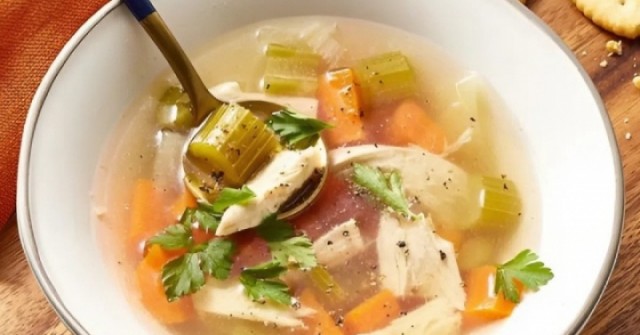 5 lý do nên ăn một bát súp gà vào buổi tối mùa đông