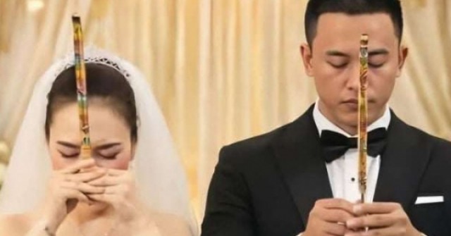 Phản ứng của Mỹ Tâm khi ảnh cúng khai máy với M...