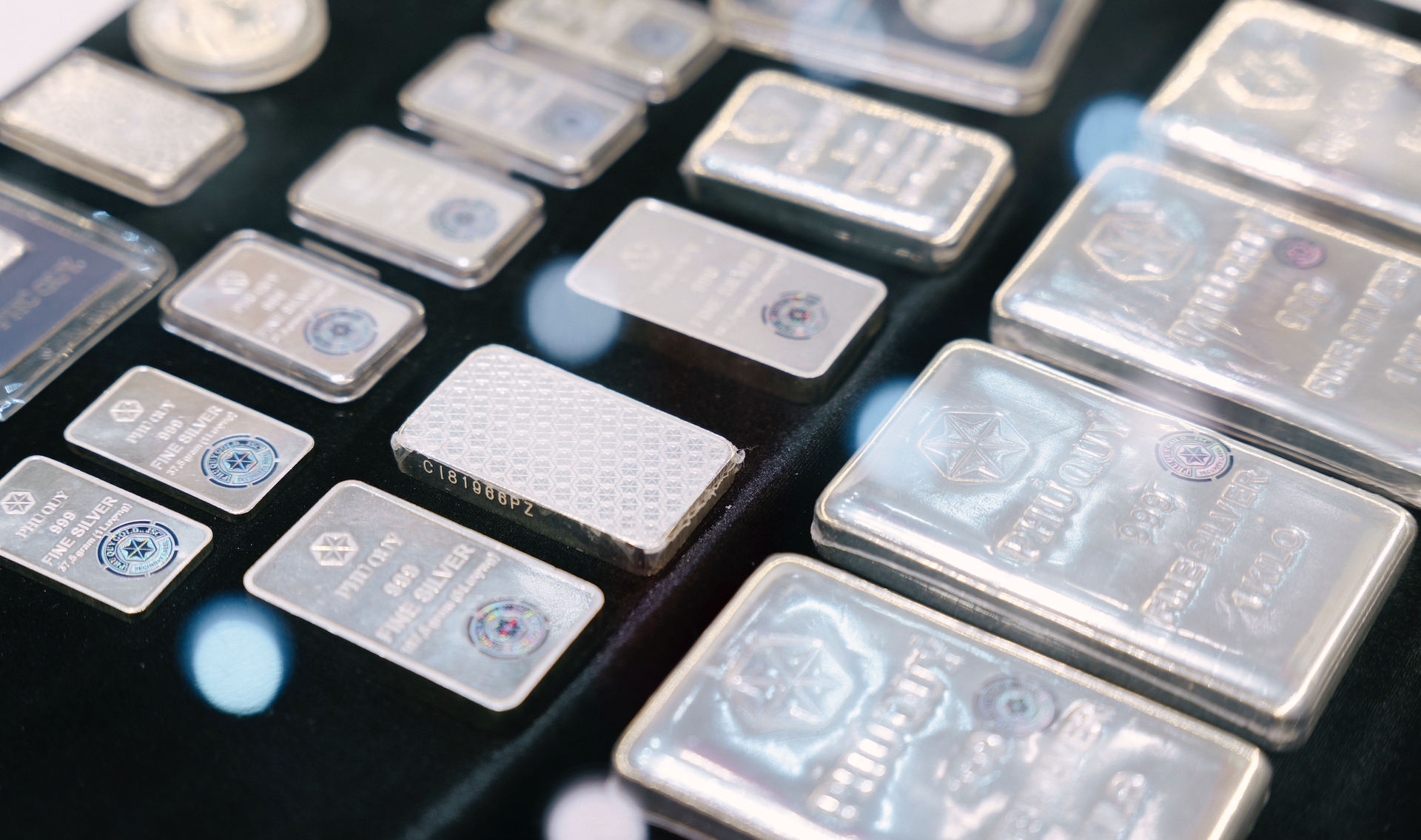 Giá bạc tăng mạnh