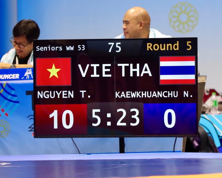 Mỹ Linh giành HCV với tỷ số áp đảo. Ảnh: Anh Khoa