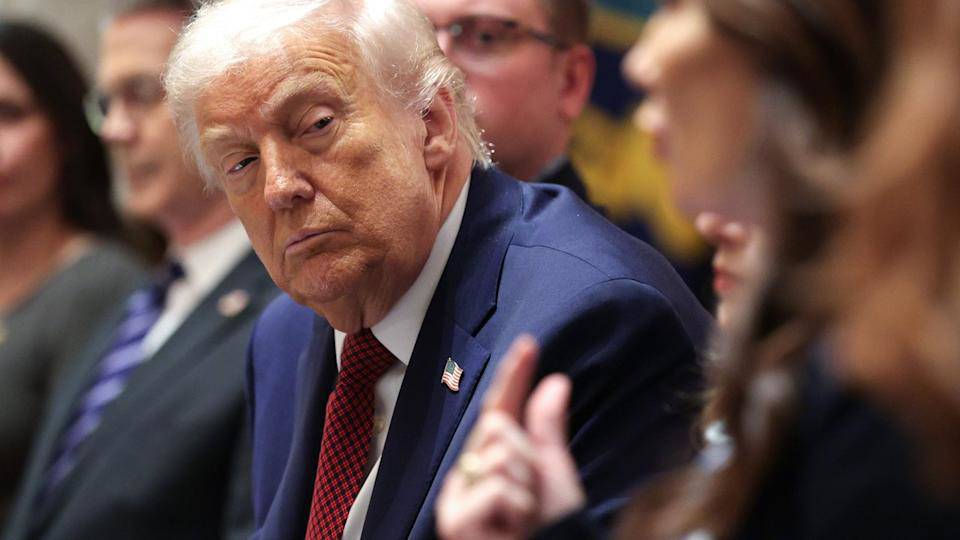 Ông Trump đưa ra tiêu chí mới cho ứng viên chủ tịch Fed