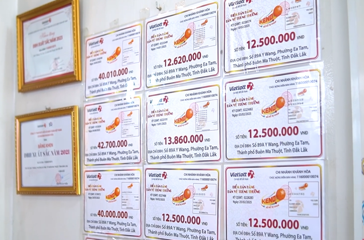 Thông tin một số tờ vé số trúng lớn tại cửa hàng.