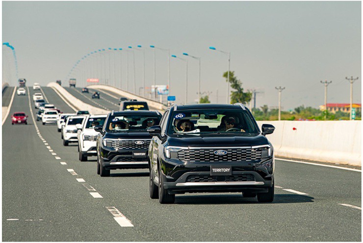 Doanh số Ford Territory thăng hoa trong năm 2025 - 2