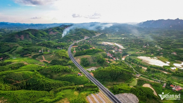 Cao tốc Bắc - Nam ngày đầu nối liền một dải - 2