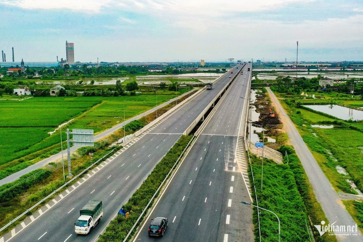 Cao tốc Bắc - Nam ngày đầu nối liền một dải - 5