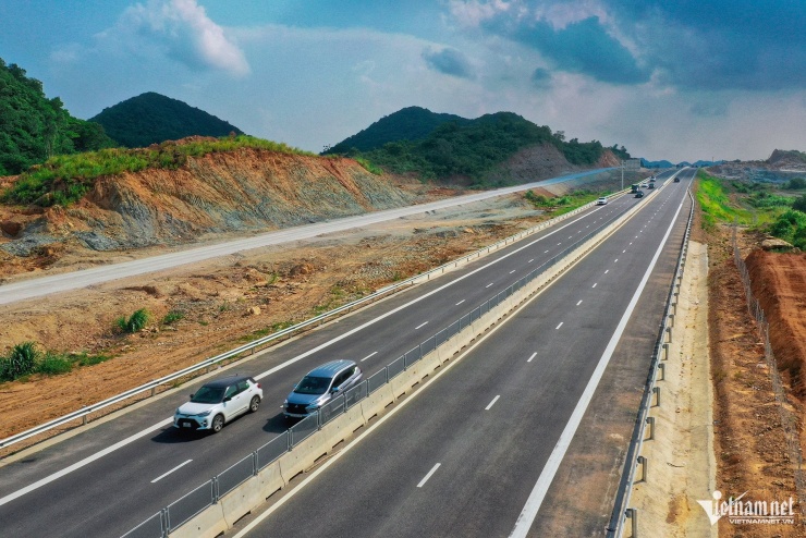 Cao tốc Bắc - Nam ngày đầu nối liền một dải - 7