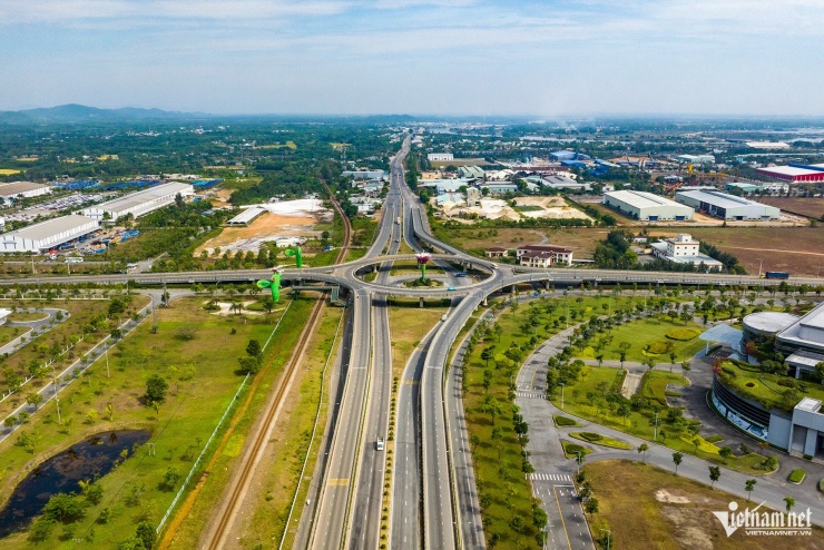 Cao tốc Bắc - Nam ngày đầu nối liền một dải - 19