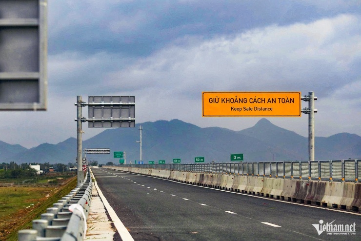 Cao tốc Bắc - Nam ngày đầu nối liền một dải - 22