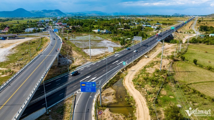 Cao tốc Bắc - Nam ngày đầu nối liền một dải - 27