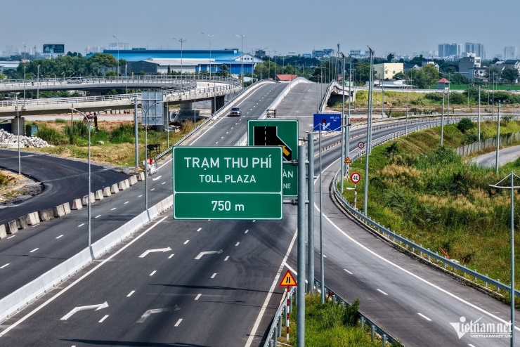 Cao tốc Bắc - Nam ngày đầu nối liền một dải - 30