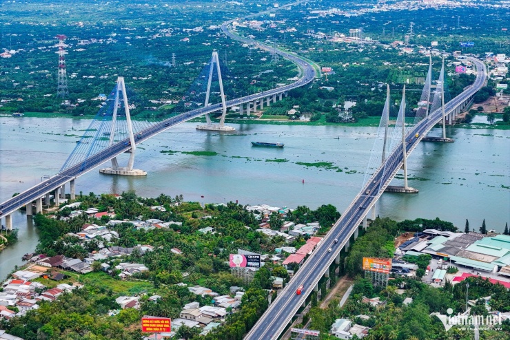 Cao tốc Bắc - Nam ngày đầu nối liền một dải - 32