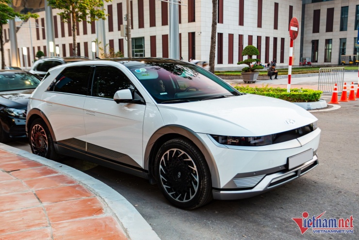 Dàn siêu xe trăm tỷ trong đám cưới của con gái doanh nhân ngành ô tô - 16