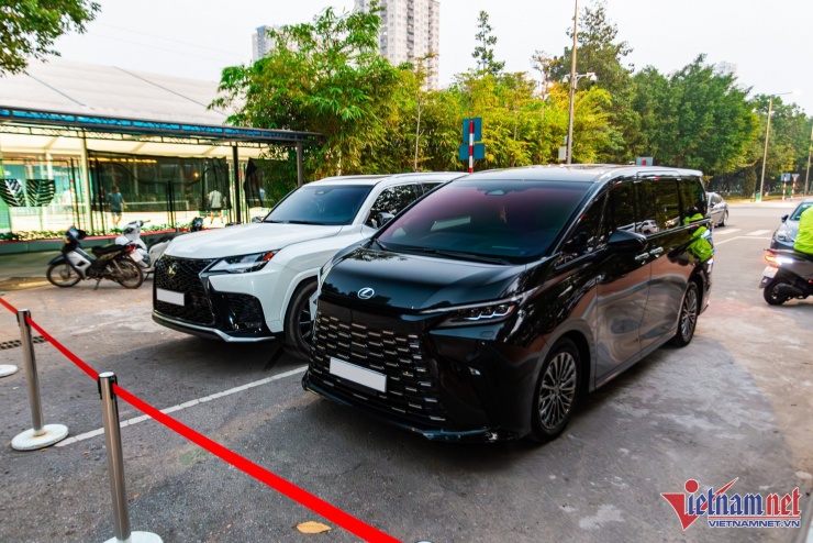 Dàn siêu xe trăm tỷ trong đám cưới của con gái doanh nhân ngành ô tô - 21