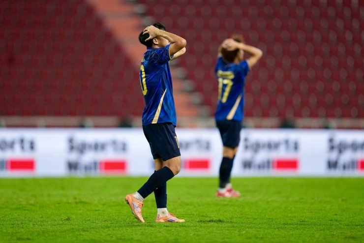 Người Thái sốc nặng khi nhận thấy bại theo cách không ngờ tới. (Ảnh: Báo Thái Lan)