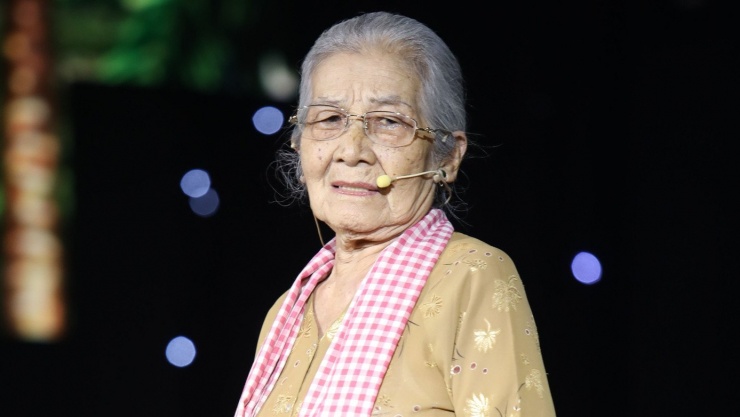 NSƯT Phi Điểu chăm hoạt động nghệ thuật ở tuổi ngoài 90.