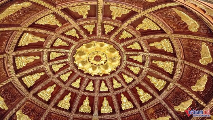 Có gì bên trong bảo tháp cao nhất châu Á thu hút du khách ở Ninh Bình? - 5