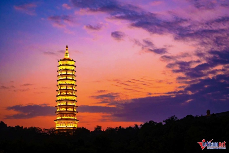 Có gì bên trong bảo tháp cao nhất châu Á thu hút du khách ở Ninh Bình? - 10