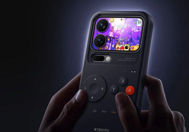 Màn hình phía sau có thể được sử dụng với một chiếc ốp lưng để tạo ra một chế độ chơi game. Ảnh: CNET