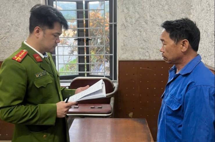 Tài xế Trần Xuân Vinh điều khiển xe ô tô đâm vào cán bộ CSGT để thông chốt nồng độ cồn. Ảnh: Cơ quan công an.